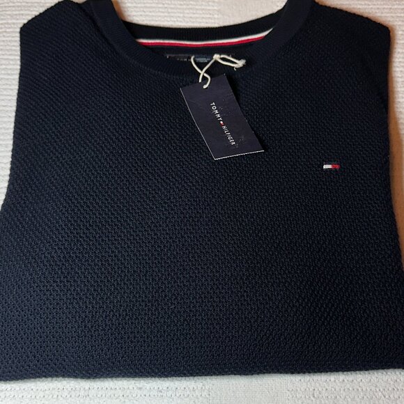 Men's Tommy Hilfiger Navy Blue Crewneck Sweater Size M NWT - Picture 1 of 4